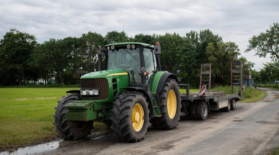 tractoare John Deere